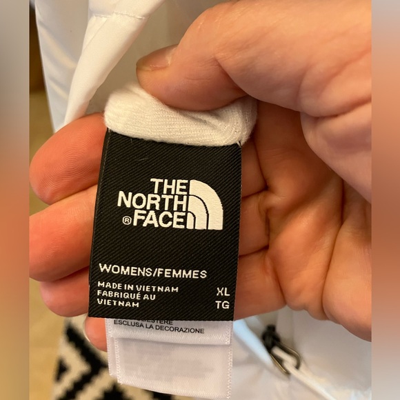 $140 The North Face Mossbud Reversible White Vest. Like new condition. Size XL. - Picture 5 of 13